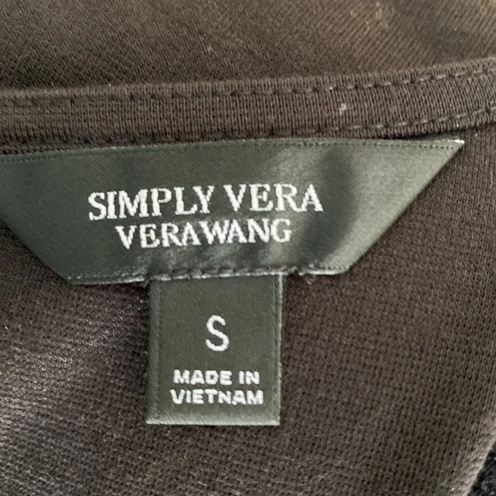 Vera Wang Black dress. Size small - Picture 6 of 7